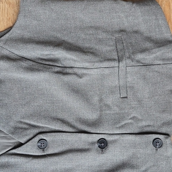 NWT GAP Cropped Vest Size L - Picture 5 of 10